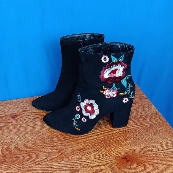 Express Boots Womens Sz 8 Faux Suede Embroidered Floral Ankle Booties Block Heel - Picture 2 of 15